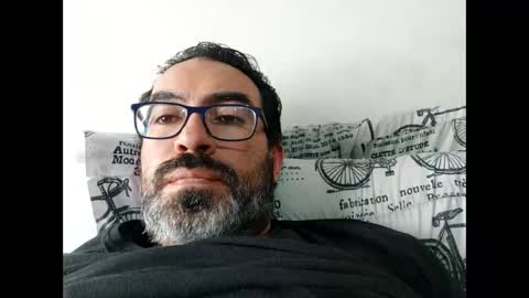 Snapshot of luis2988z chatting on 09/28/25, 06:46 Hairyman online show from 09/28/25, 06:46