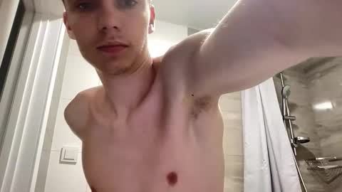 Luis online show from 10/02/25, 01:07