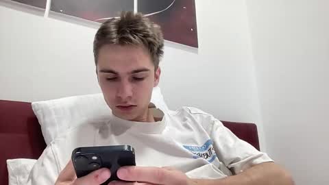 Luis online show from 10/22/25, 01:11