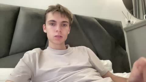 Luis online show from 10/28/25, 01:58