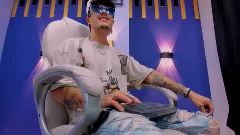 Luis AS online show from 11/16/25, 01:55