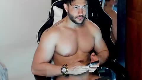 luis_baptista online show from 12/17/24, 04:01