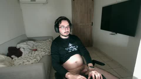 Snapshot of luis_flr chatting on 01/22/25, 04:44 luis_flr online show from 01/22/25, 04:44