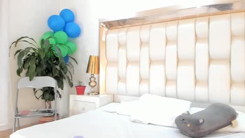 Snapshot of luisa_cameron chatting on 01/14/25, 12:24 online show from 01/14/25, 12:24