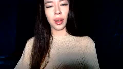 luisa lovedom online show from 06/12/26, 07:51