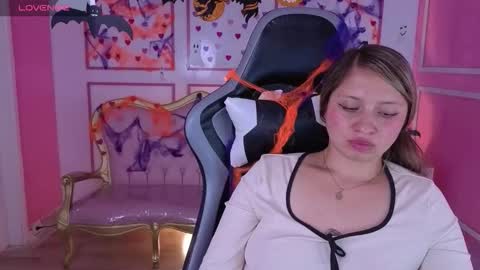 Luisa online show from 10/27/25, 01:09