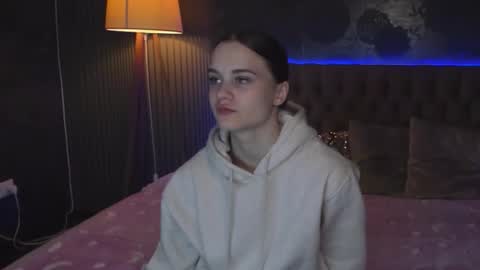 Snapshot of luisaclover chatting on 11/09/25, 01:20 LuisaClover online show from 11/09/25, 01:20