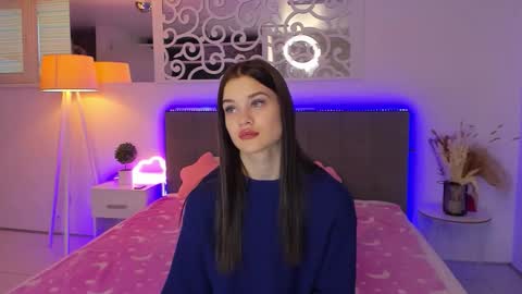 LuisaClover online show from 01/10/26, 01:02