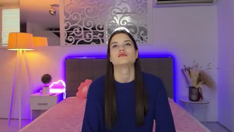 LuisaClover online show from 01/13/26, 01:27