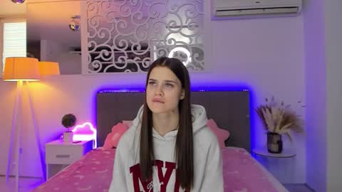 LuisaClover online show from 01/19/26, 01:15