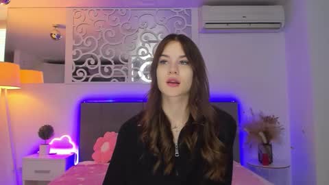 LuisaClover online show from 02/19/26, 01:18