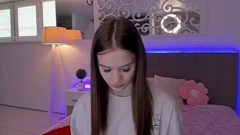 LuisaClover online show from 05/03/26, 12:33