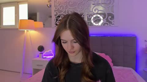 LuisaClover online show from 06/04/26, 12:33