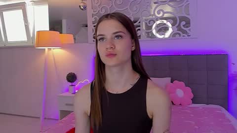 LuisaClover online show from 06/09/26, 12:17