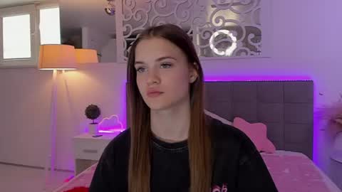 LuisaClover online show from 06/22/26, 12:02