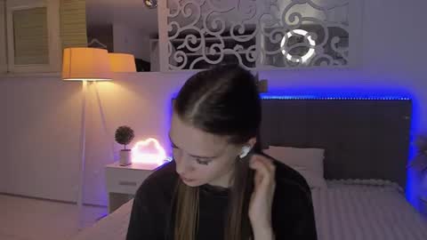 LuisaClover online show from 07/27/26, 01:01