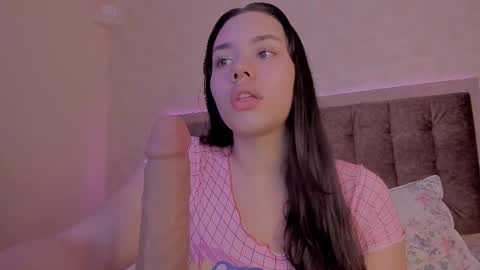 Luisa Giraldo online show from 09/26/25, 11:03