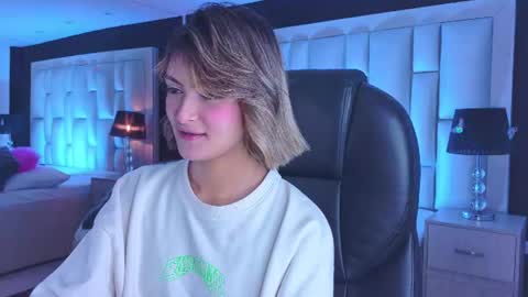 Luisa  online show from 07/28/26, 12:23
