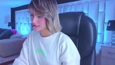 Luisa  online show from 07/28/26, 12:48