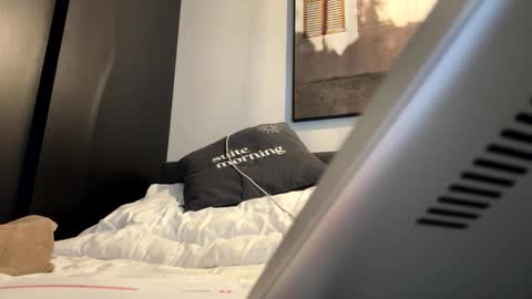 Luisa Monsters online show from 10/25/25, 02:13