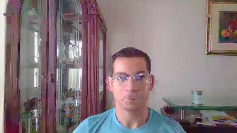 Snapshot of luiselamante chatting on 10/15/25, 05:46 Luis online show from 10/15/25, 05:46