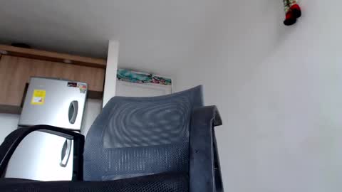 luisfernando01 online show from 02/01/25, 10:23