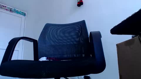 luisfernando01 online show from 02/22/25, 07:03