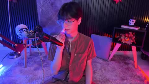 luixdust1 online show from 10/21/25, 04:24