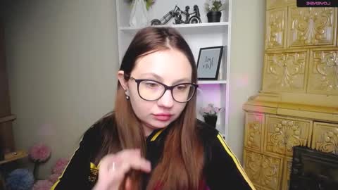 Snapshot of luizaheems_ chatting on 12/21/25, 06:31 Luiza online show from 12/21/25, 06:31