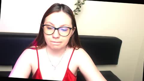 Snapshot of luizaheems_ chatting on 04/28/26, 06:07 Luiza online show from 04/28/26, 06:07