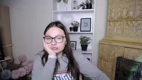 Snapshot of luizaheems_ chatting on 06/15/26, 06:15 Luiza online show from 06/15/26, 06:15