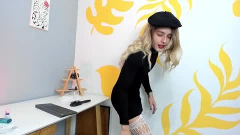 Snapshot of lukacastillo chatting on 10/23/25, 05:44 Luka Castillo online show from 10/23/25, 05:44