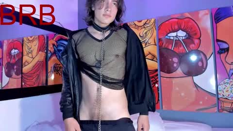 Snapshot of lukashollow chatting on 10/10/25, 03:44 lukas 3 online show from 10/10/25, 03:44