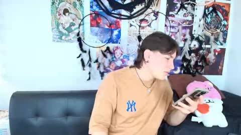 Snapshot of lukashollow chatting on 10/18/25, 07:03 lukas 3 online show from 10/18/25, 07:03