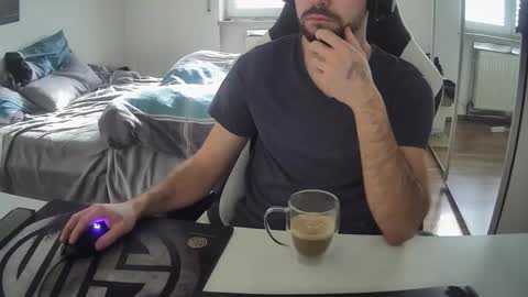 Snapshot of lukasschoetz chatting on 02/09/25, 12:52 lukasschoetz online show from 02/09/25, 12:52