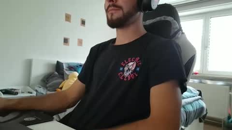 lukasschoetz online show from 09/28/25, 01:49