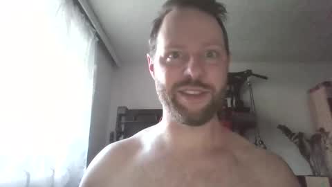 Snapshot of luke91_t chatting on 10/09/25, 03:10 luke91_t online show from 10/09/25, 03:10