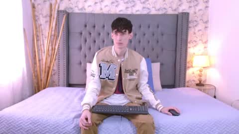 Snapshot of luke_carter chatting on 09/22/25, 01:02 luke_carter online show from 09/22/25, 01:02