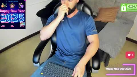 Snapshot of luke_diaz7 chatting on 12/15/25, 02:05 luke diaz7 online show from 12/15/25, 02:05