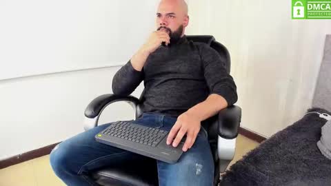 Snapshot of luke_diaz7 chatting on 12/21/25, 07:04 luke diaz7 online show from 12/21/25, 07:04