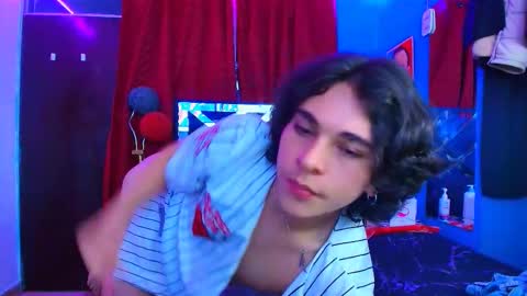 Snapshot of luke_howland chatting on 03/01/25, 03:32 Luke online show from 03/01/25, 03:32