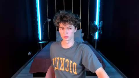 Snapshot of luke_sweet chatting on 07/08/26, 04:33 Luke online show from 07/08/26, 04:33