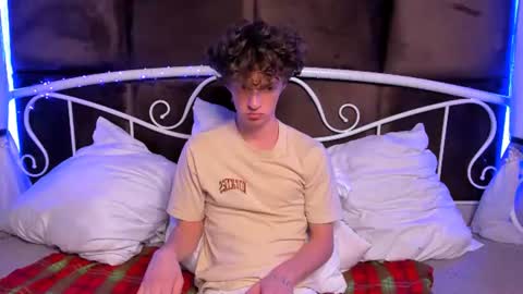 Snapshot of luke_sweet chatting on 07/21/26, 03:47 Luke online show from 07/21/26, 03:47
