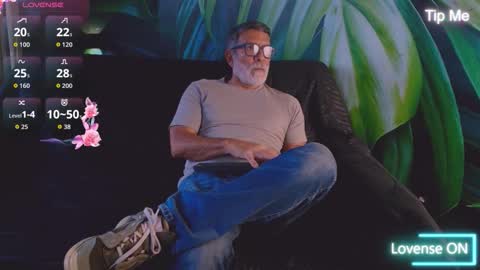 Luke Crews online show from 12/21/25, 08:27