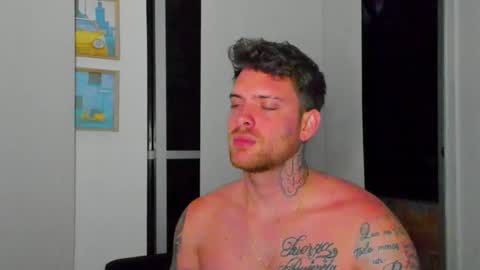 Snapshot of lukeglanton17 chatting on 10/01/25, 02:28 Luke online show from 10/01/25, 02:28