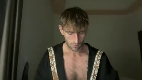 Snapshot of lukegunn22 chatting on 10/04/25, 11:14 MR. Luke Gunn online show from 10/04/25, 11:14