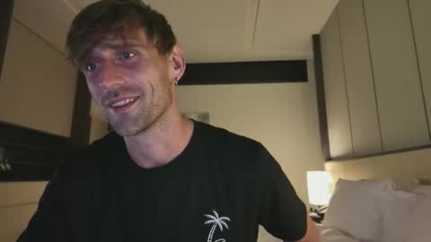 Snapshot of lukegunn22 chatting on 10/09/25, 12:47 MR. Luke Gunn online show from 10/09/25, 12:47