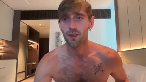 Snapshot of lukegunn22 chatting on 10/10/25, 09:52 MR. Luke Gunn online show from 10/10/25, 09:52