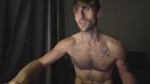 Snapshot of lukegunn22 chatting on 11/08/25, 03:18 MR. Luke Gunn online show from 11/08/25, 03:18