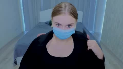 lukeriamoon online show from 09/18/25, 04:47